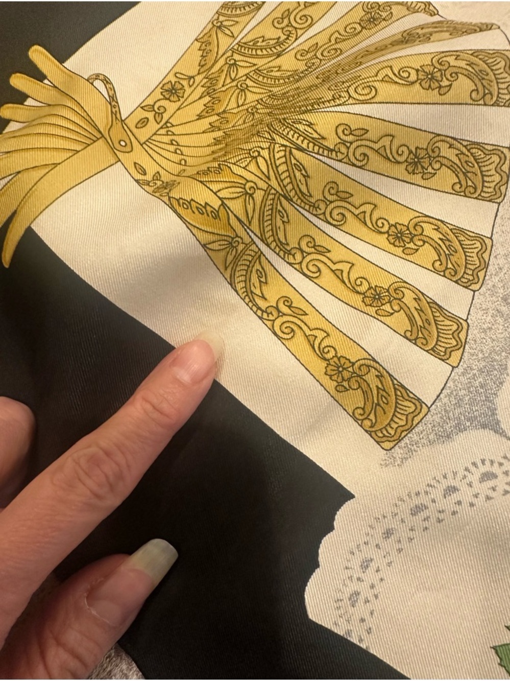 Gucci Floral Fan Silk Scarf in Multicolor - Picture 9 of 9